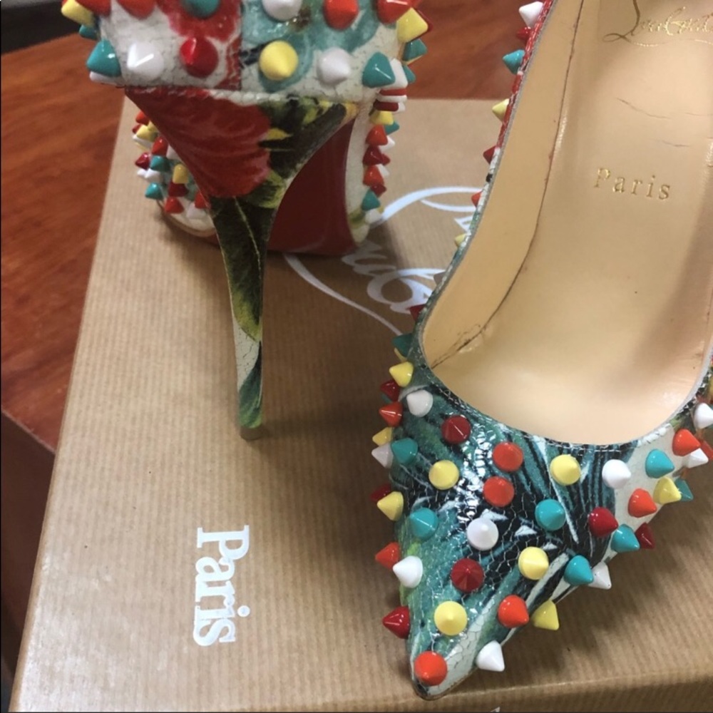 Louboutin folles spike new in box! - Picture 2 of 7